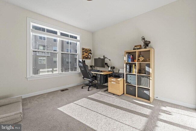 Building Photo - This beautiful 3 bed 2.5 bath 2-story condo provides a grand feeling with tall ceilings & over 16...