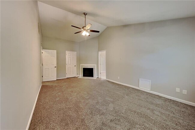 Building Photo - 3371 Chatsworth Way