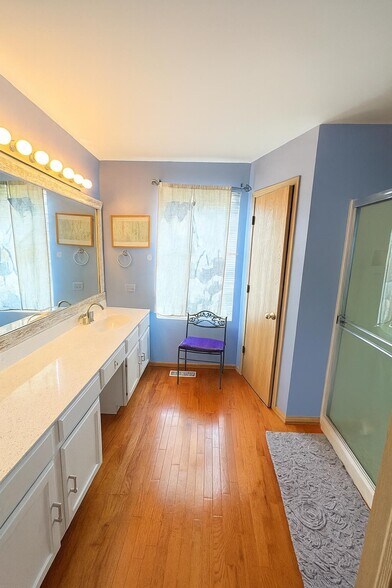 Building Photo - 1951 Spinnaker Ct