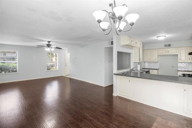 Building Photo - 2425 Lakeview Cir