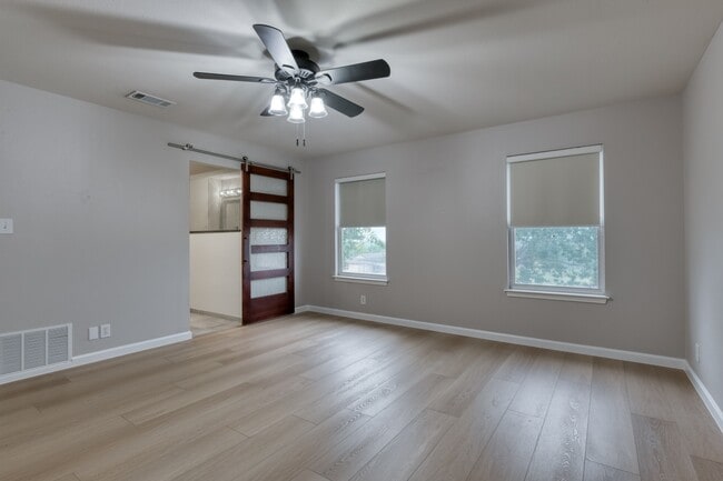 Building Photo - 15219 Spring Land