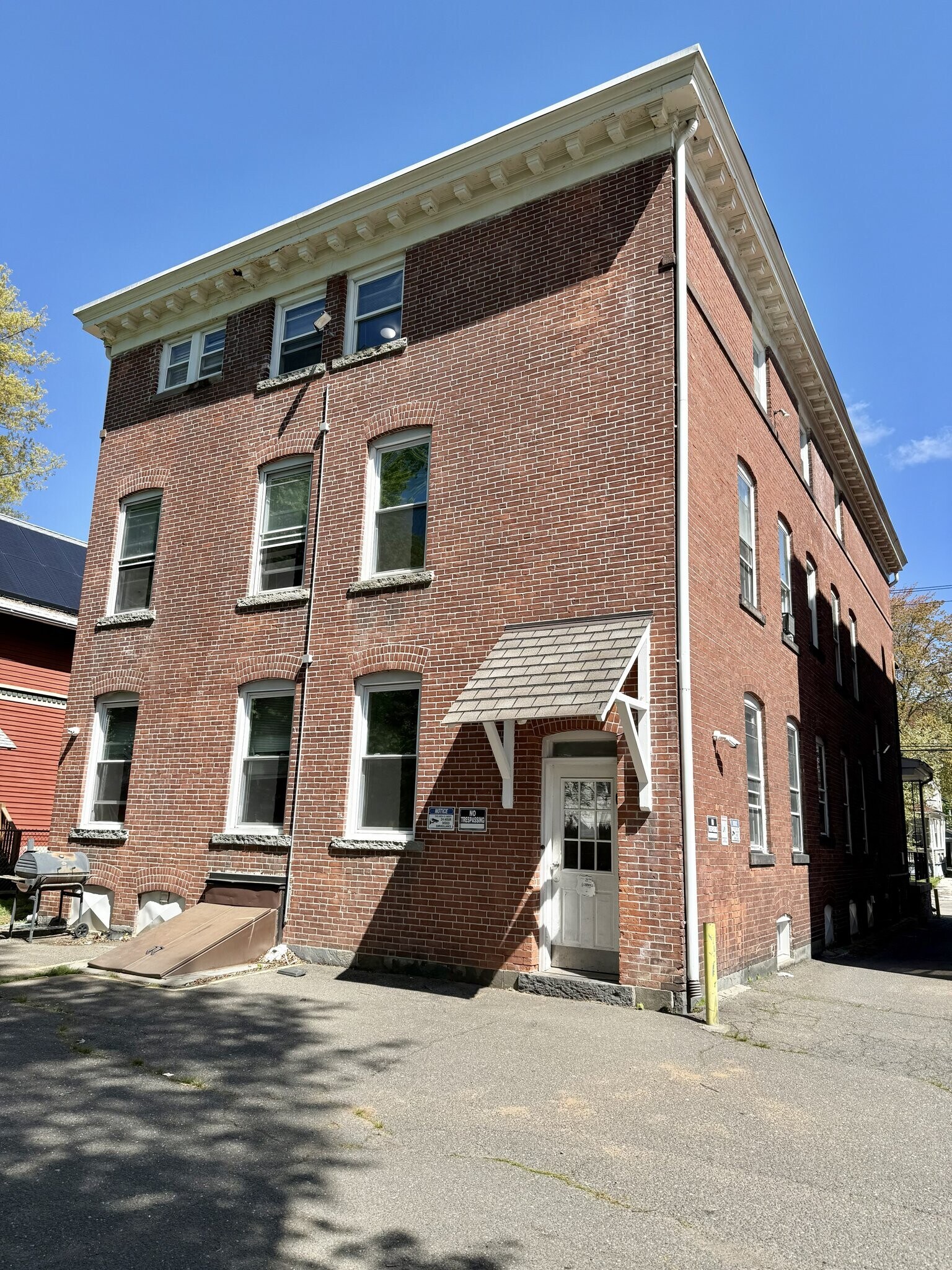 Building Photo - 322 Edgewood Ave