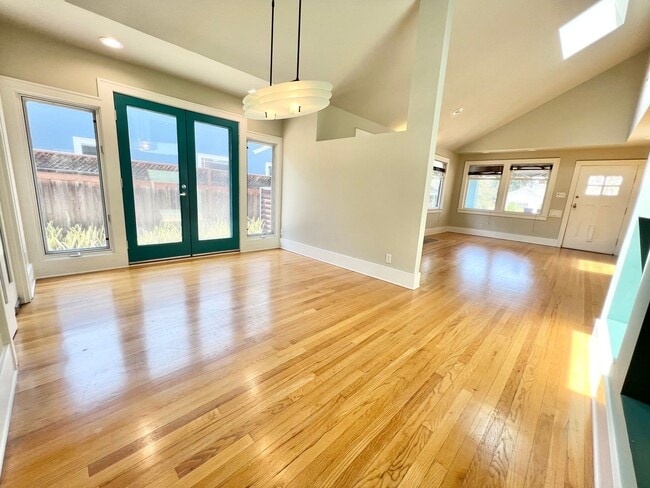 Building Photo - Pristine 3 Bedroom Craftsman House in Belm...