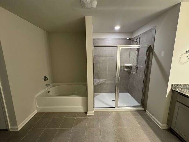 Building Photo - Modern 3/2.5 Townhome in Woodstock- $2,350