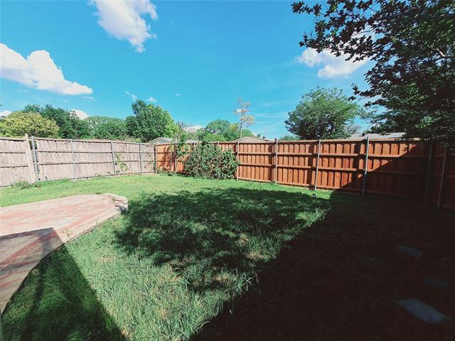 Building Photo - 3726 Red Oak Dr