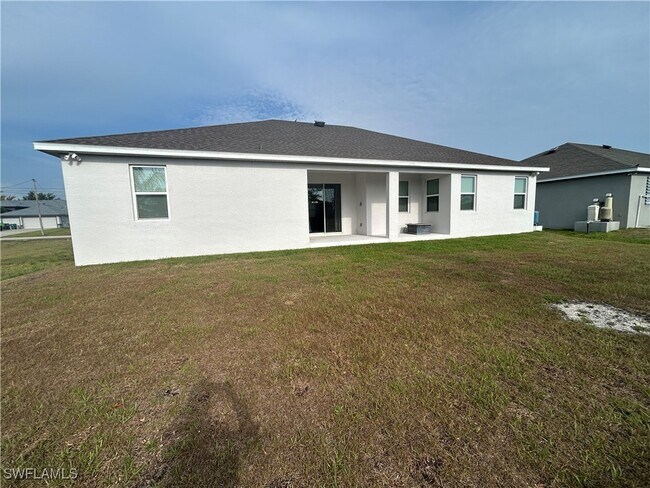 Building Photo - 1017 NW 37th Ave