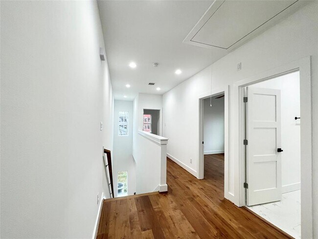 Building Photo - 3038 Webster St