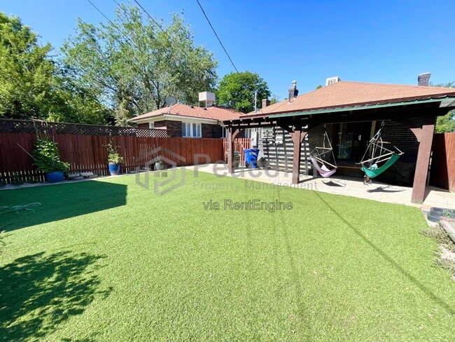 Building Photo - 1637 S 800 E