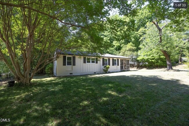 Building Photo - Charming Renovated Ranch – Turn-Key Ready in a Prime Raleigh Location