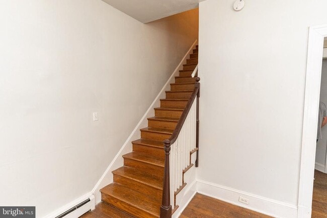 Building Photo - 733 Camden Ave