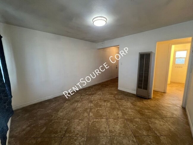 Building Photo - 411 South First Avenue-Unit B