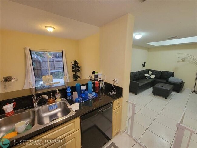 Building Photo - 7260 NW 174th Terrace