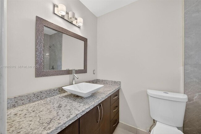 Building Photo - 8550 SW 109th Ave