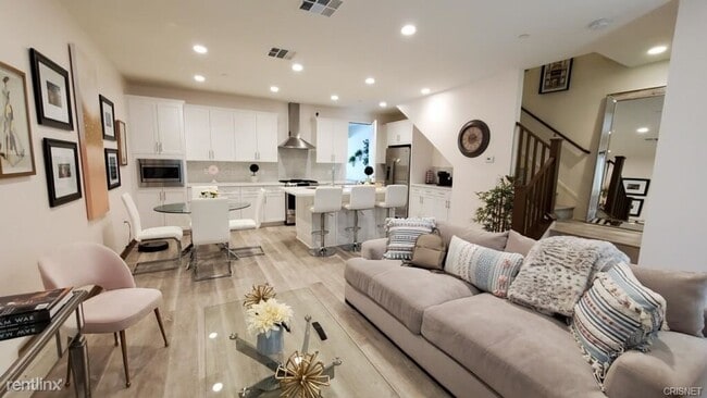 Building Photo - 3 br, 3 bath Townhome - 19528 Cardin Pl