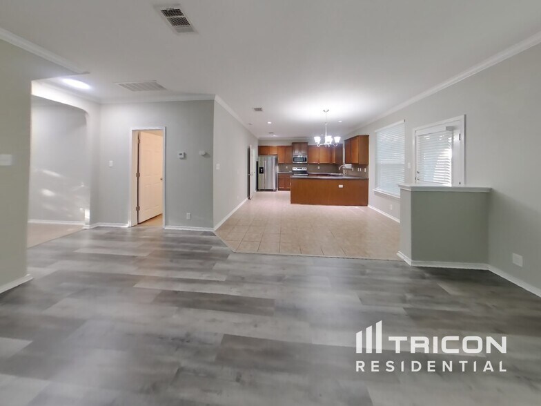 Building Photo - 715 Celosia