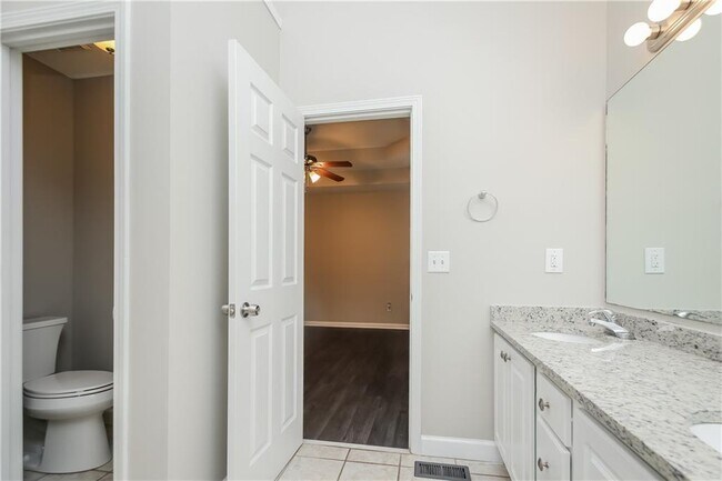 Building Photo - 320 Clear Brook Trail