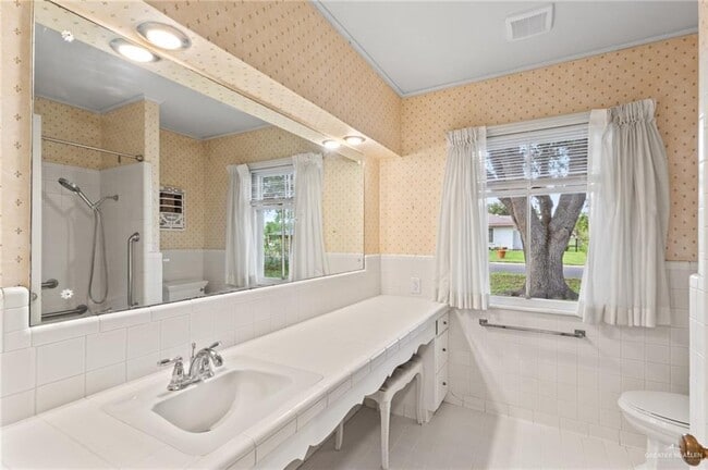 Building Photo - 28 W Austin Blvd