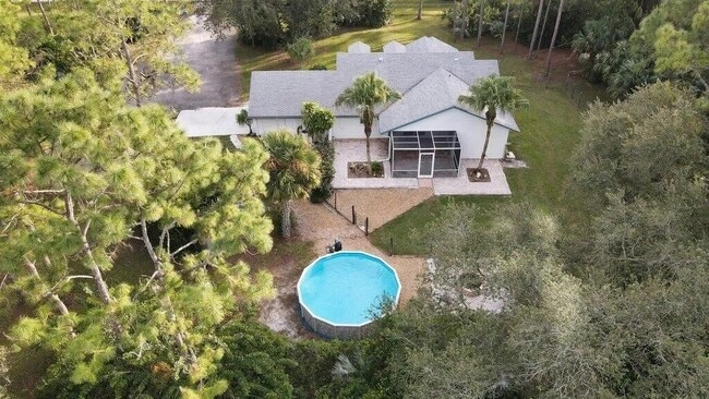 Building Photo - 12207 77th Pl N