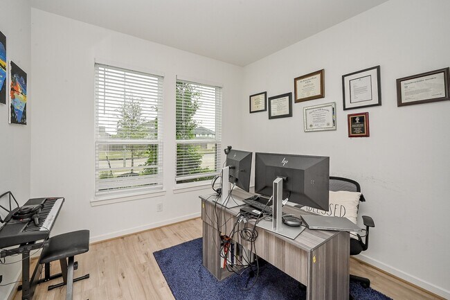 Building Photo - 21014 Vancherry Dr