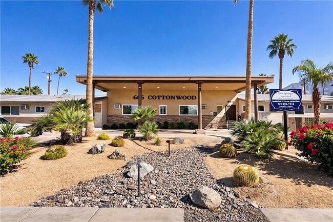 Building Photo - 685 E Vista Chino
