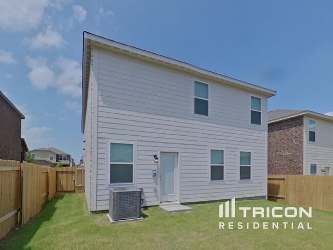 Building Photo - 1207 Bullock Dr