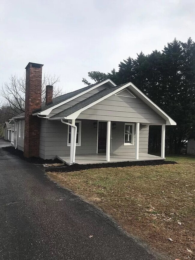 2806 Boone Trail 2806 Boone Trail North Wilkesboro NC 28659