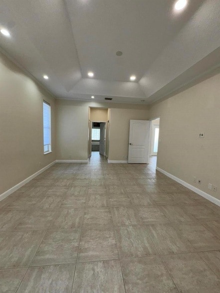 Building Photo - 969 Meadow Ave