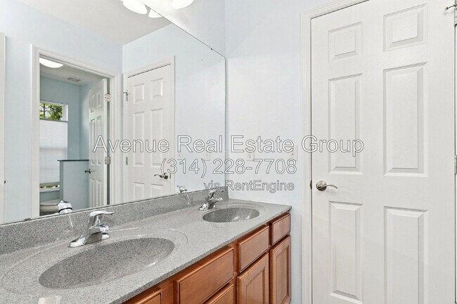 Building Photo - 2031 Avalon Mist Cir