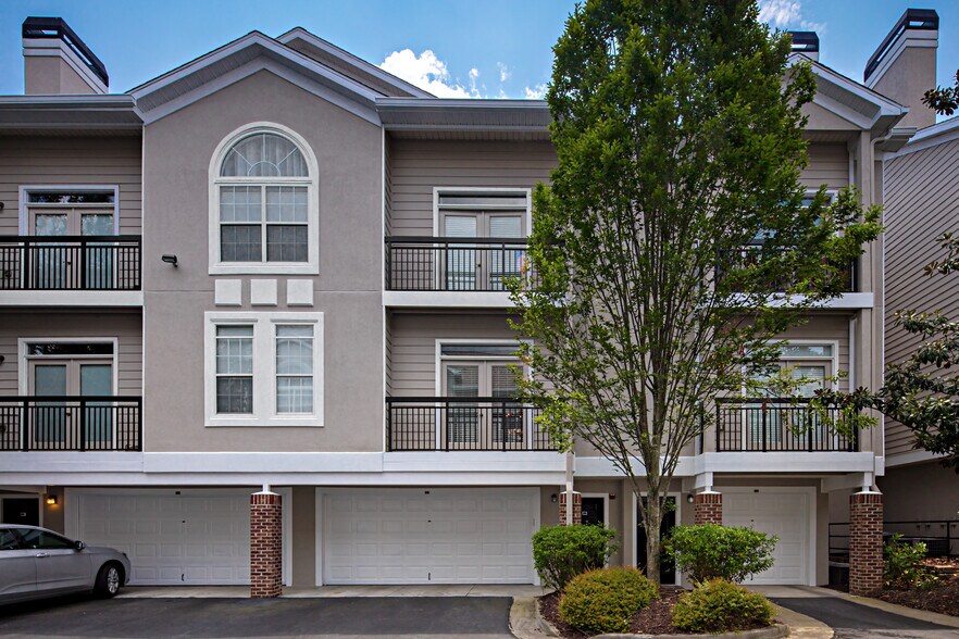 Building Photo - 4248 River Green Dr NW