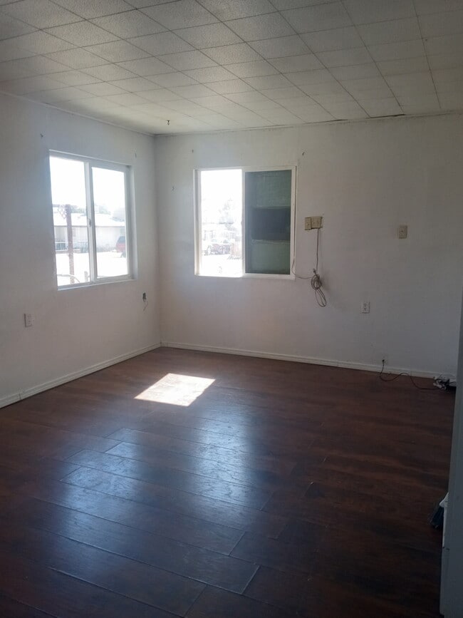 Building Photo - Birch