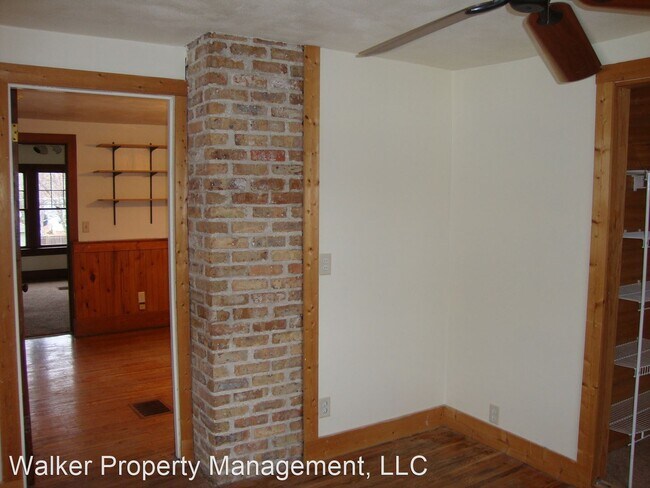 Building Photo - 4 br, 2 bath House - 1128 W. State Street