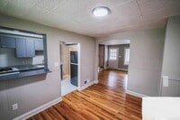 Building Photo - 3 Bedroom Semi-Detached