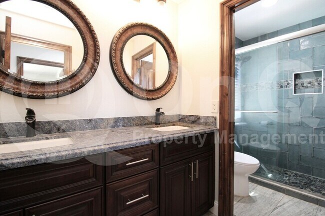 Building Photo - 563 E Krista Way