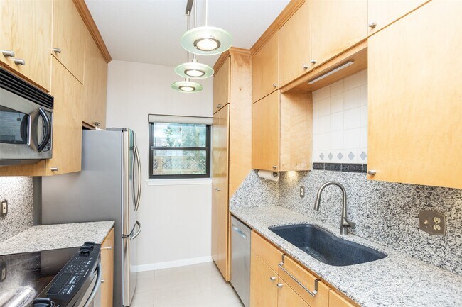 Building Photo - 9800 Pagewood Ln