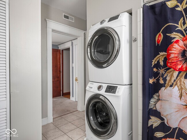 Building Photo - 2161 N Meridian St