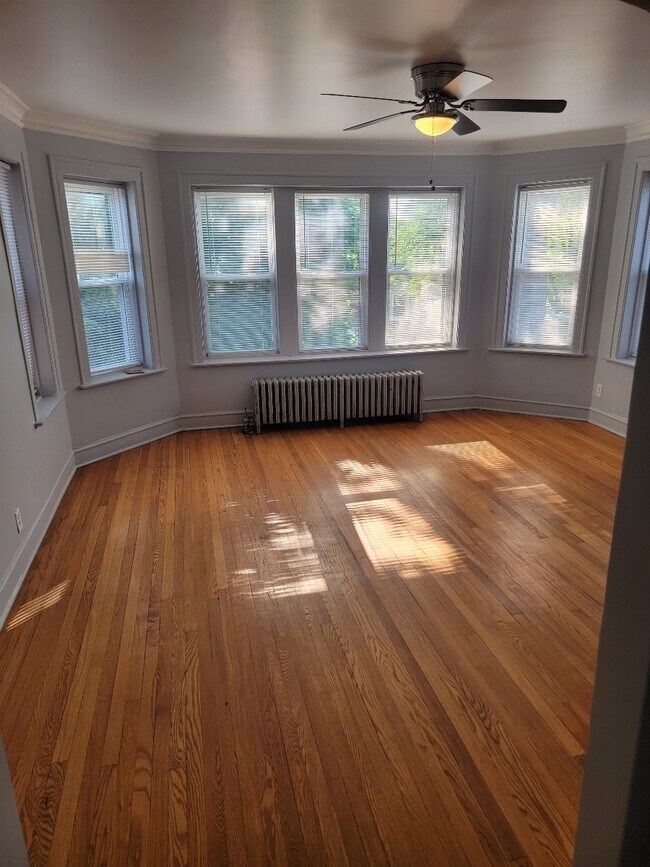 Livingroom - 8621 S Drexel Ave