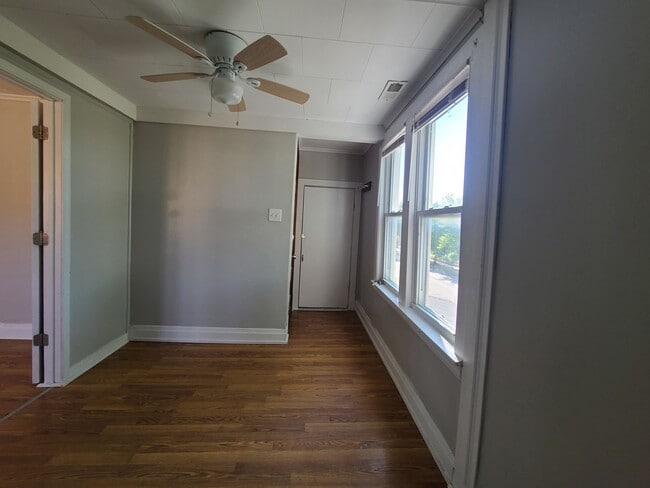 Building Photo - 6035 S Karlov Ave