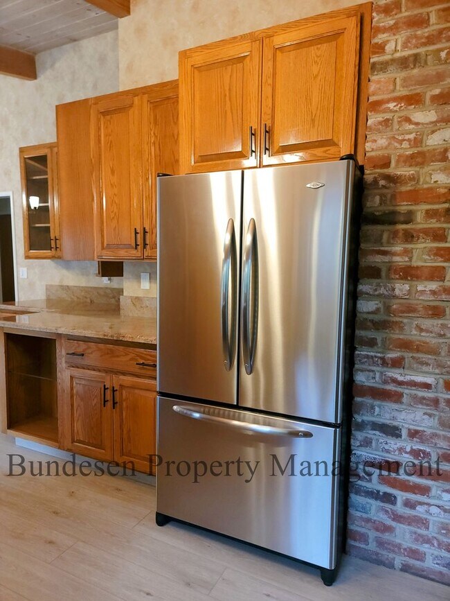 Building Photo - Serene and tranquil living