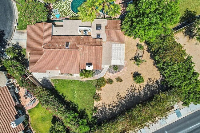 Building Photo - 43520 Via Magellan Dr