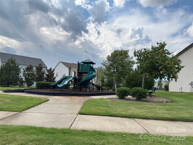 Building Photo - 4641 Collingham Dr