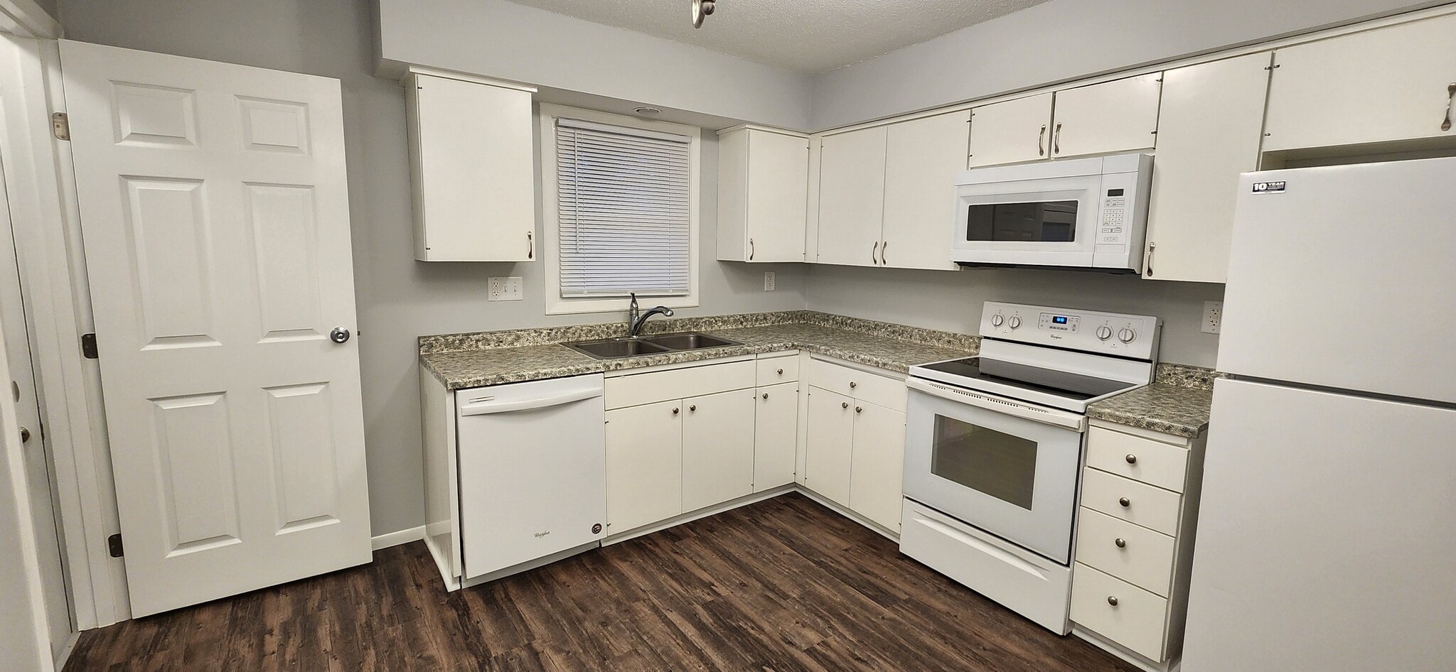 Kitchen - 841 S 32nd St