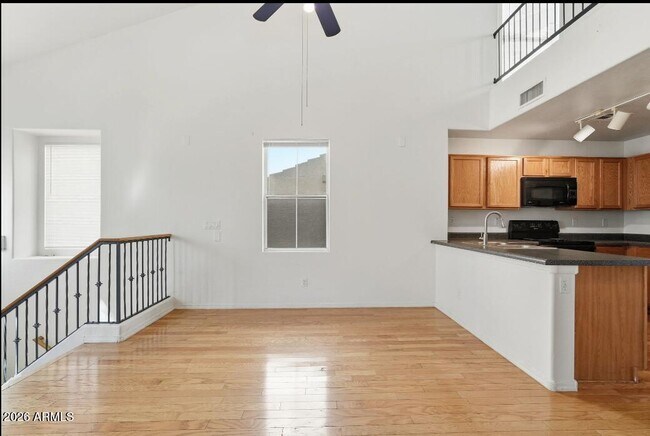 Building Photo - 161 W Campbell Ct