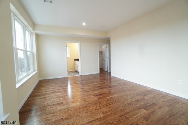 Building Photo - 17 Triton Terrace