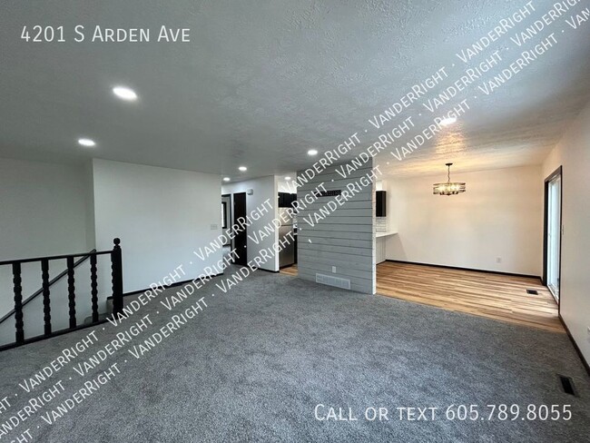 Building Photo - 4201 S Arden Ave