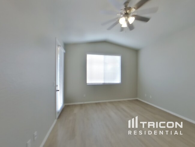 Building Photo - 3223 S 73rd Dr