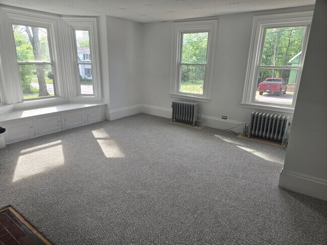 Building Photo - 147 Union St