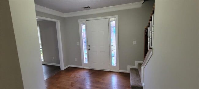 Building Photo - 618 8 Point Ct
