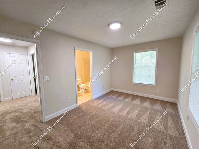 Building Photo - 1687 Thoms Dr NW