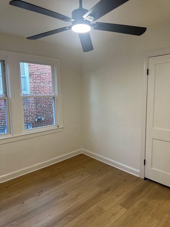 Building Photo - 1913 Minnesota Ave SE