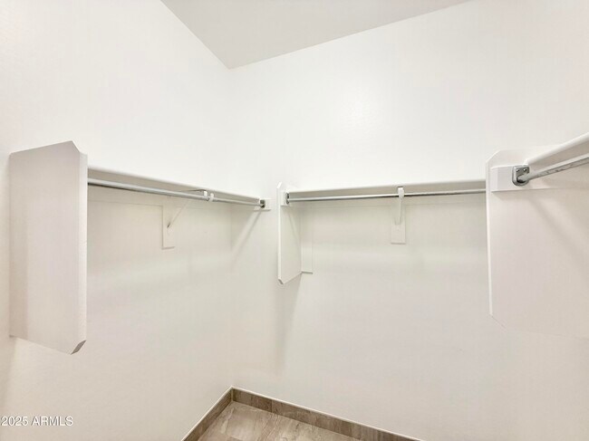 Building Photo - 10631 E Sunflower Ln